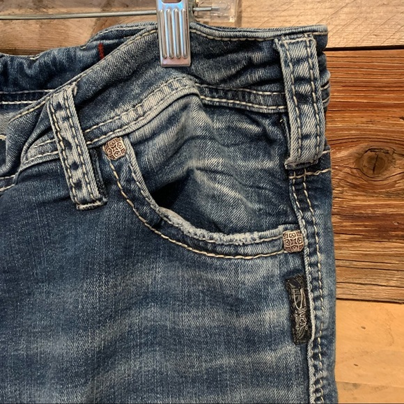 Silver Aiko Slim Super Stretch Cutoff Shorts Light Wash Size 16 - Picture 2 of 10